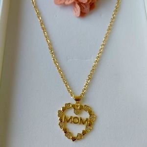 Beautiful Goldfield chains with earring for Mama